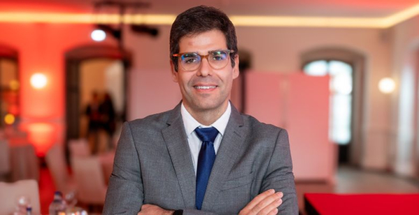 "O cancro da próstata localmente avançado é uma das grandes dificuldades na fase de doença não-metastizada, porque muitas vezes já existe alguma invasão regional, onde ainda hoje não sabemos qual é o melhor tratamento"