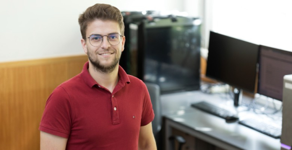 Modelo computacional inovador recorre a IA para desenvolver novos fármacos: “Uma metodologia promissora com resultados”