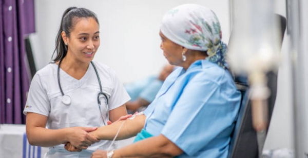Pertuzumab em associação com trastuzumab e quimioterapia financiado para o tratamento neoadjuvante do cancro da mama HER2 positivo