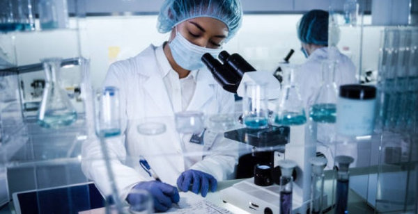 Cientistas descobrem molécula que pode revolucionar o tratamento do cancro do fígado