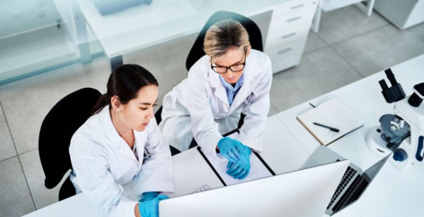 Ensaio clínico demonstra resultados com 100 % dos doentes com cancro do reto localmente avançado dMMR sem evidência de doença