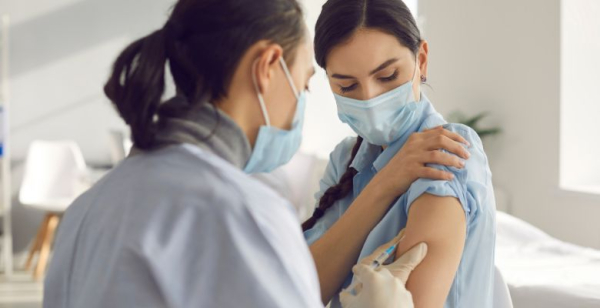 Comissão Europeia quer aumentar prevenção de certos cancros através da vacinação