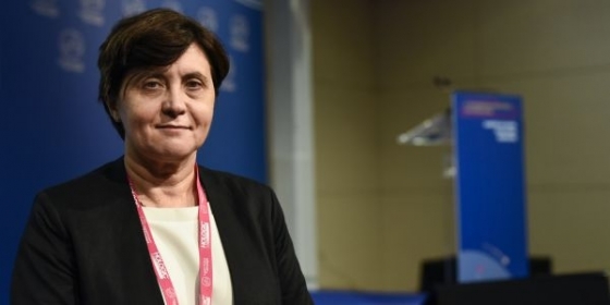 Dr.ª Fátima Vaz comenta utilização em 1.ª linha vs após recidiva de inibidores da PARP no tratamento de manutenção do cancro do ovário